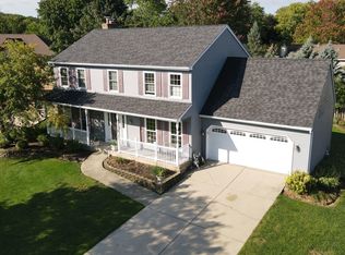 860 Ryan Ct, Batavia, IL 60510