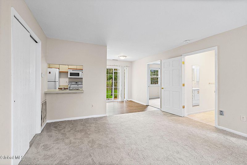5th image of 184 Cedarview Lane