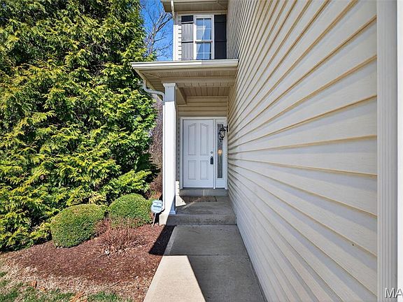 4th image of 280 Letham Ct