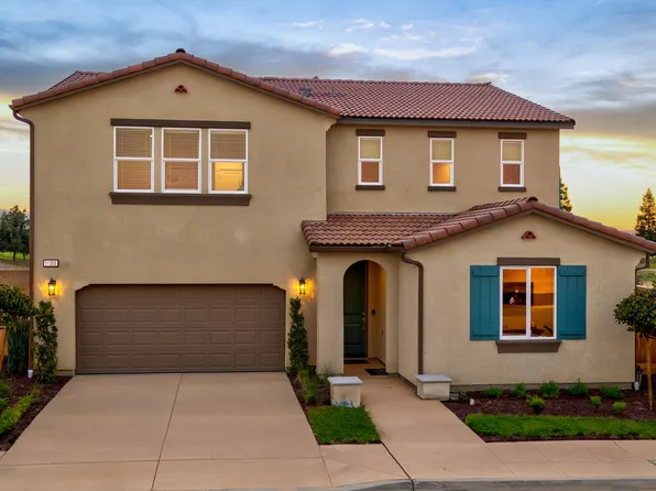 2880 E Veranda Dr, Fresno, CA 93730