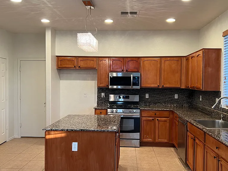 3296 E Bluejay Dr — Photo 8