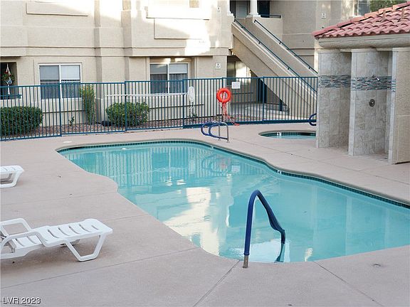 3rd image of 380 Sunward Dr Unit 380