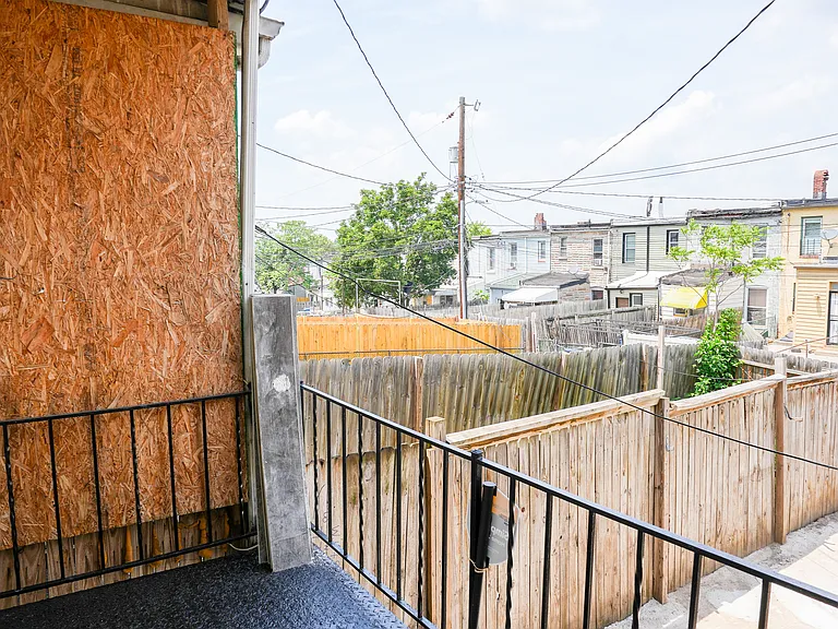 3534 E Fairmount Ave — Photo 16