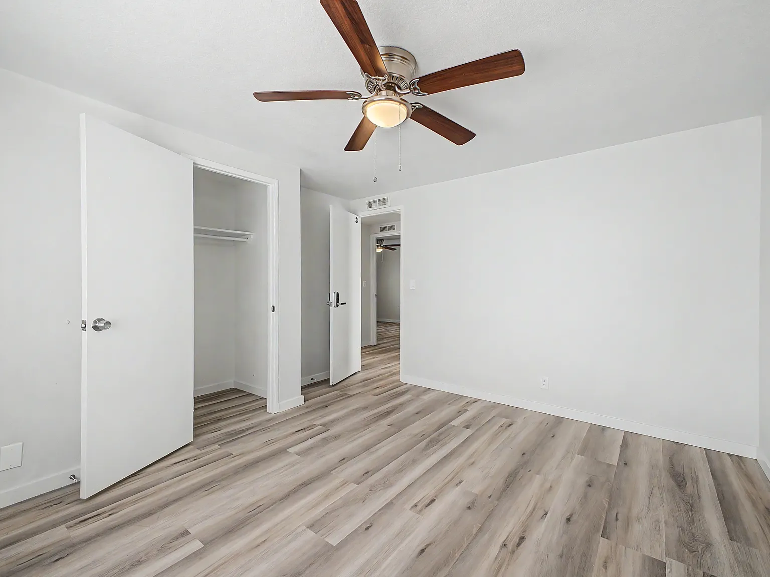 6 bed, 1666 sqft, $600 — Photo 2