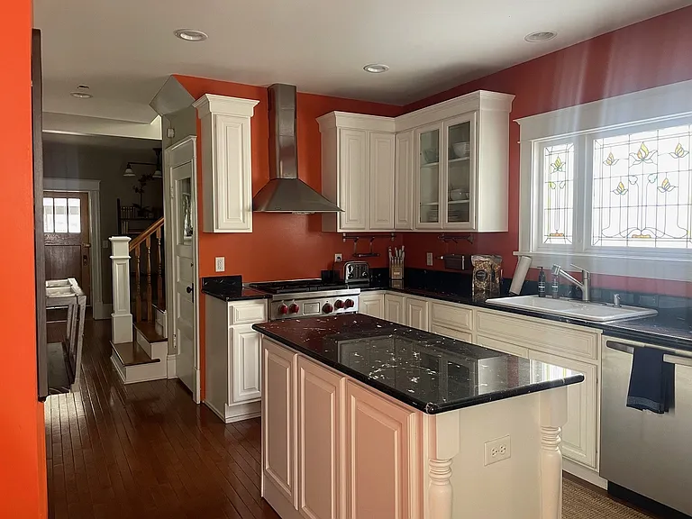 4453 York Ave S — Photo 17