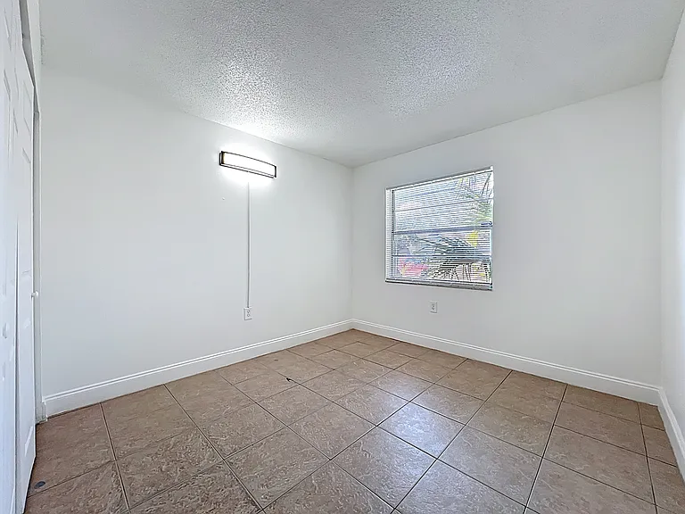 2569 N Alafaya Trl #135 — Photo 6