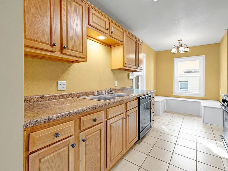 2815 Francis St — Photo 10