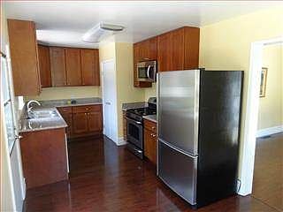 2nd image of 1328 Magnolia Ave