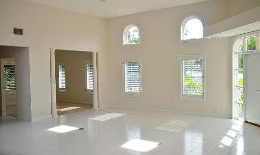 3rd image of 1842 E Sandpointe Ln