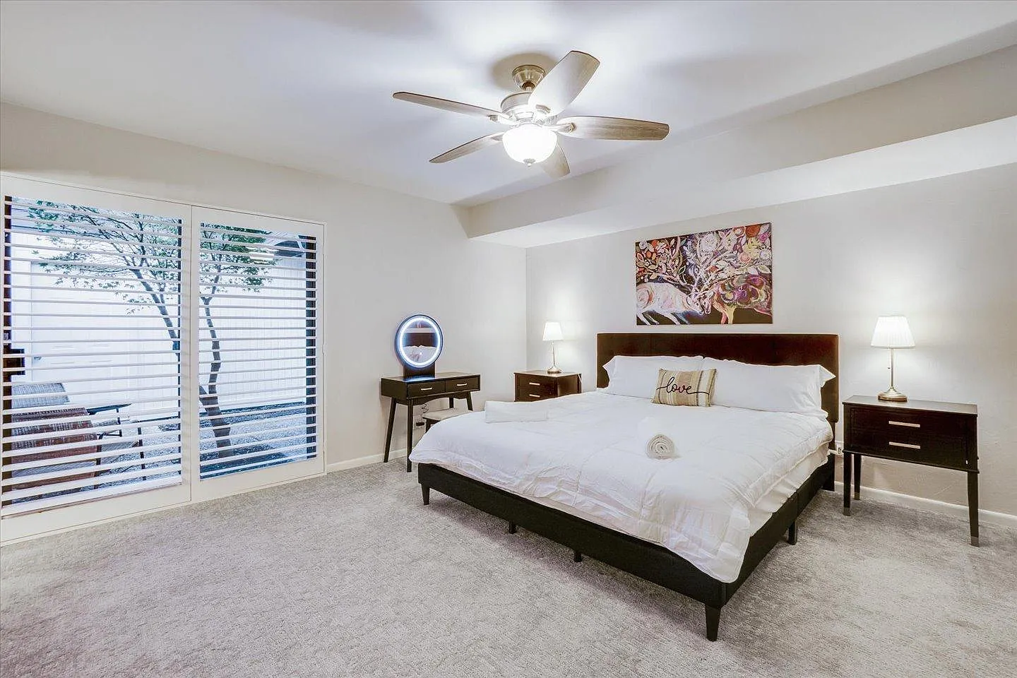 4 bed, 2.5 bath, 2333 sqft, $4,500 — Photo 4