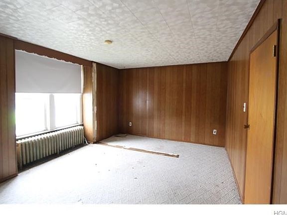 4th image of 14 Burhans Ave