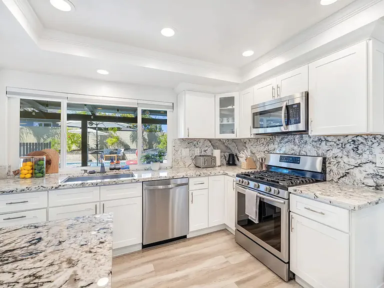 24471 Spartan St — Photo 33