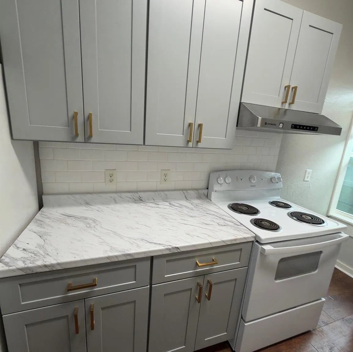 2 bed, 1.0 bath, 900 sqft, $1,350 — Photo 3