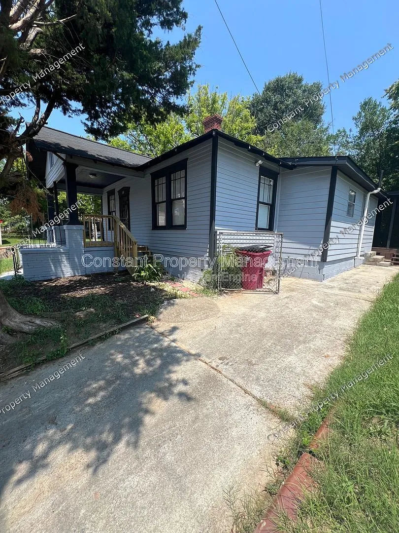 3 bed, 2.0 bath, 1324 sqft, $900 — Photo 2