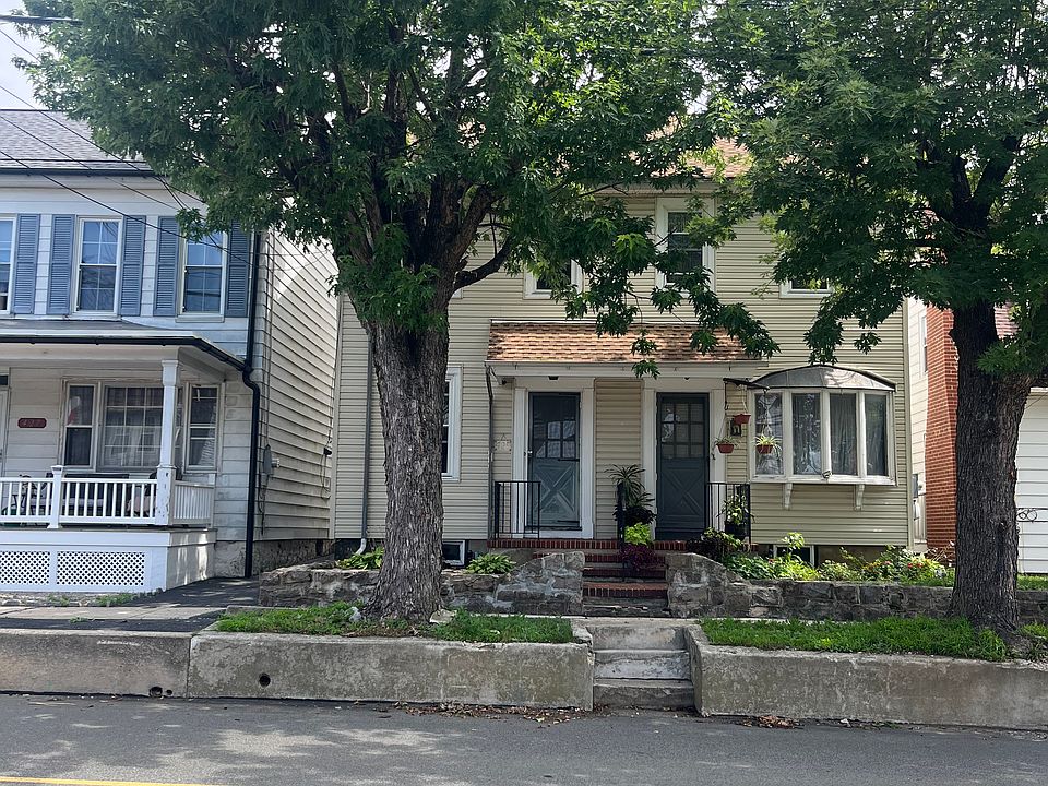 1st image of 429 Main St