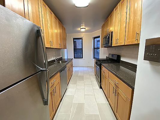 1st image of 2 S Pinehurst Ave APT 3E