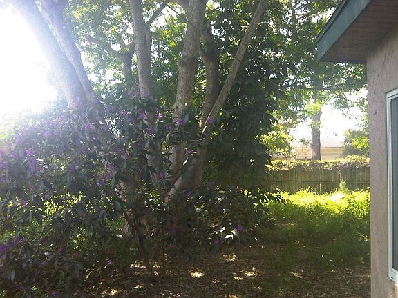 3rd image of 15080 Waverly St