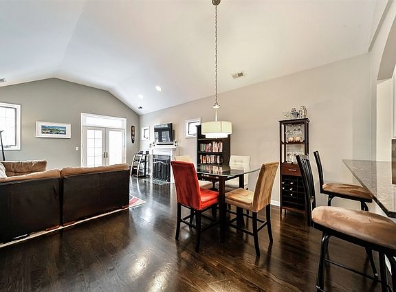 4th image of 4880 N Paulina St APT 3S