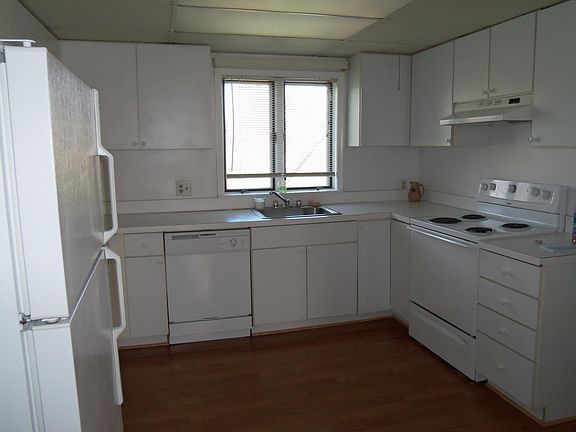 3rd image of 35088 Jefferson Ave