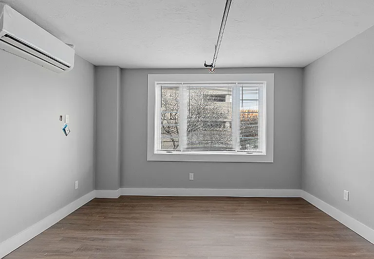 55 Manchester St — Photo 2