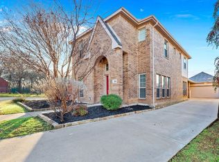 306 Republic Ln, Euless, TX 76040