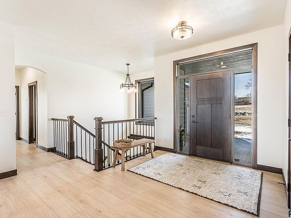 5th image of 2212 S Saddle Ridge Dr