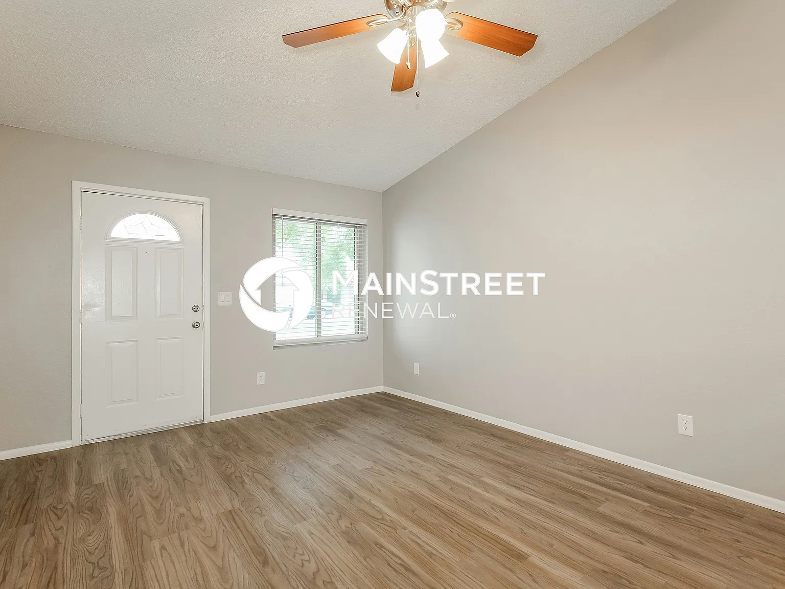 7619 W Hope Dr — Photo 4