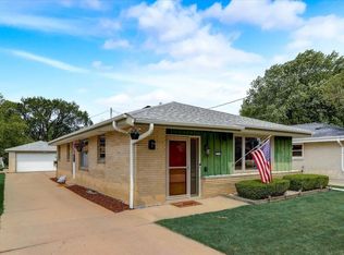 4367 S 43rd St, Greenfield, WI 53220
