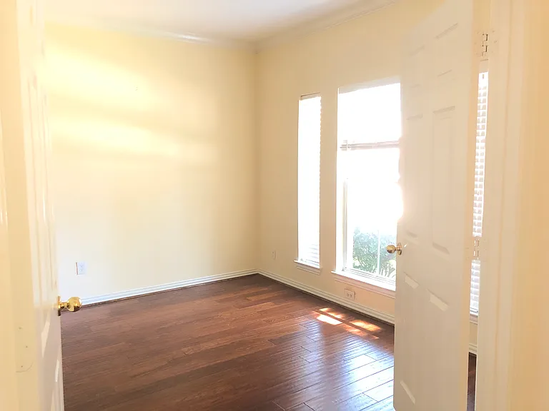 1709 Oak Brook Ln — Photo 8