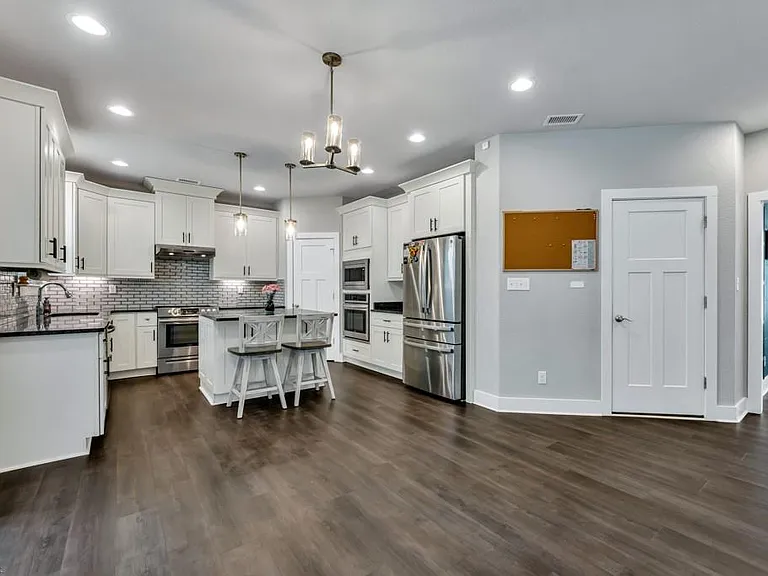 219 Dunway Ln — Photo 7
