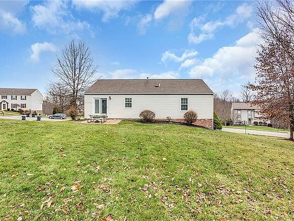 5th image of 141 Winterbrook Dr