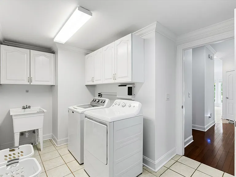 901 Renaissance Ct — Photo 30