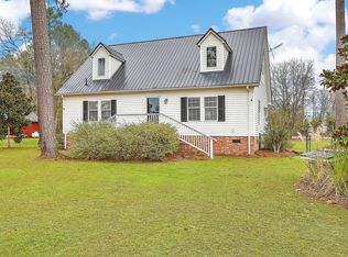 1517 Lesesne Dr, Manning, SC 29102