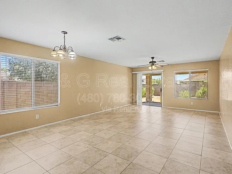 13153 W Mauna Loa Ln — Photo 4