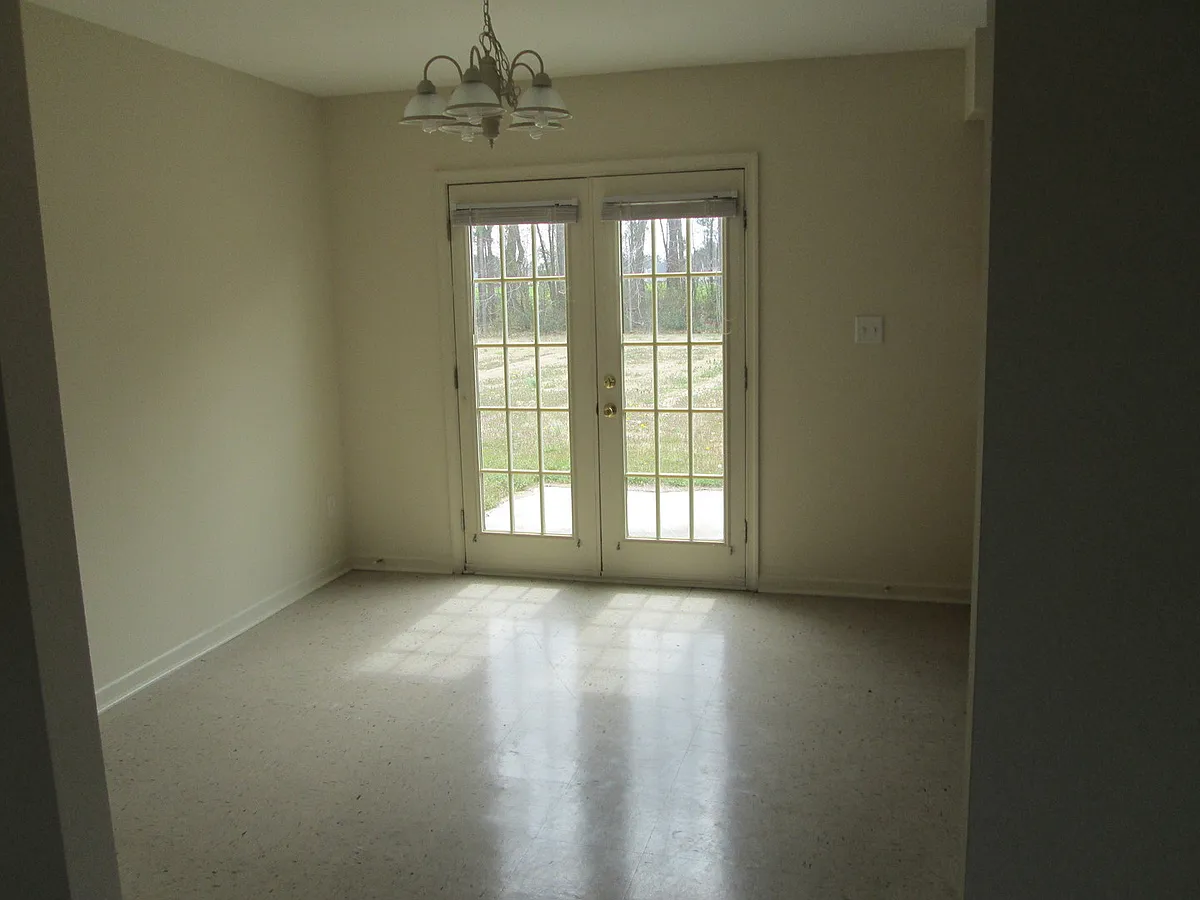 Building Photo - 106 Ida Acres #A