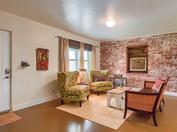 4th image of 3301 E Campbell Ave
