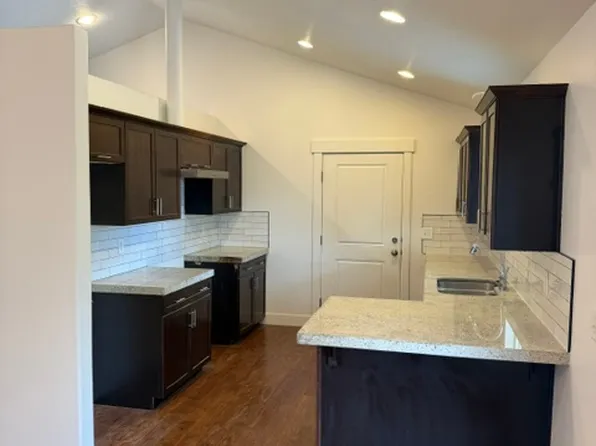 379 Utah Dr, Grantsville, UT 84029