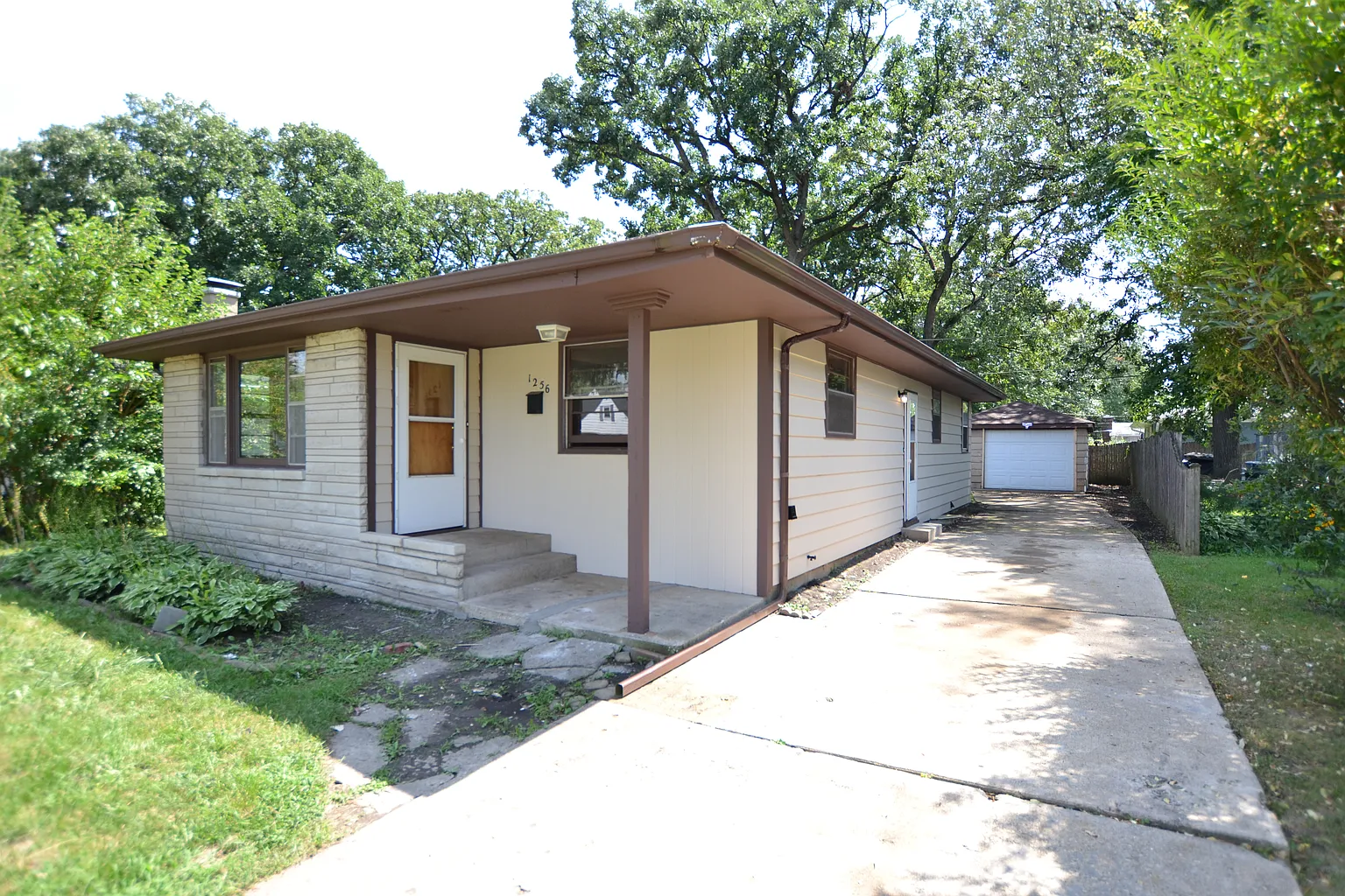 1256 Morgan St photo 1