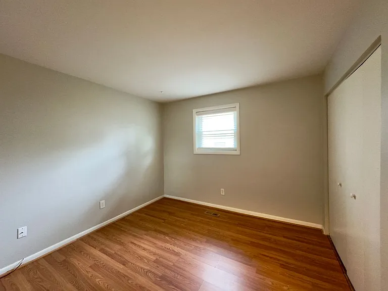 11 Warren Lodge Ct #B — Photo 9