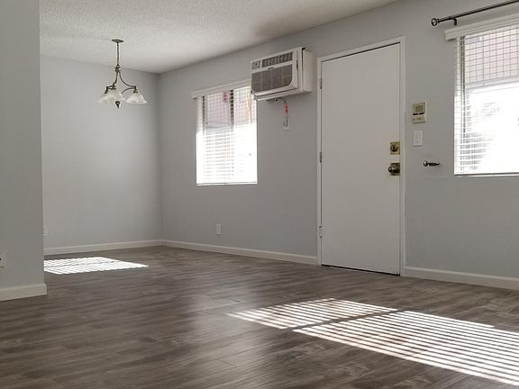 3rd image of 3243 Portola Ave APT 16