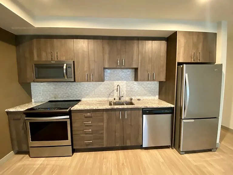 Lexington Apartments — Photo 39