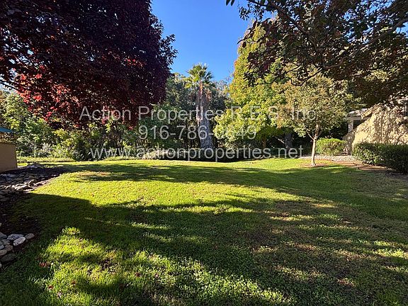 3rd image of 5110 Village Oaks Dr