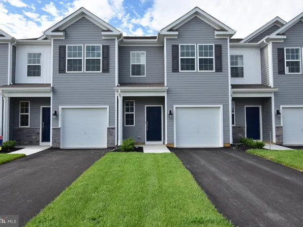 62 Arlotta St, Glassboro, NJ 08028