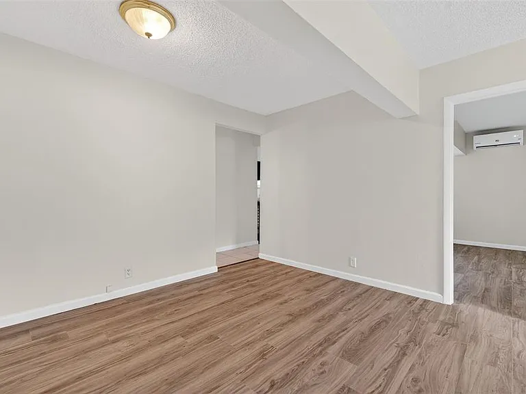 5136 68th St N #C — Photo 7
