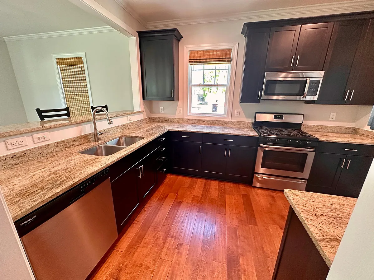 Building Photo - 1720 Arrowhead Dr