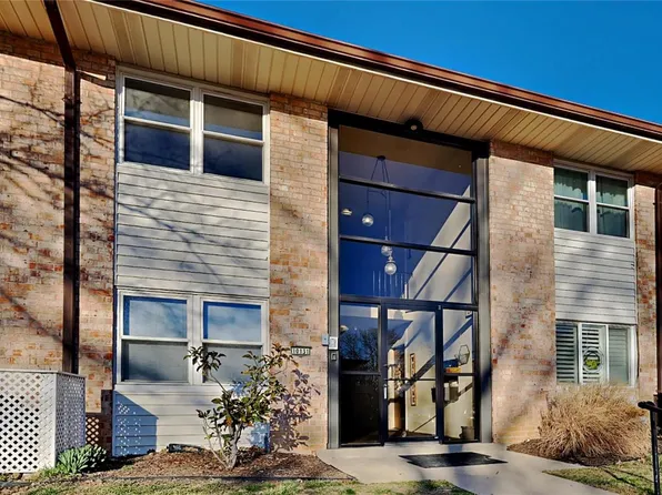 10131 Sakura Dr APT E, Saint Louis, MO 63128