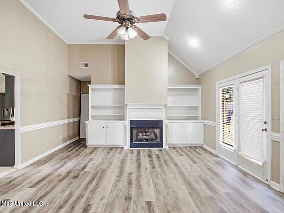 3rd image of 5409 Doe Ln