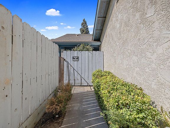 4th image of 2417 S Meadowbrook Court