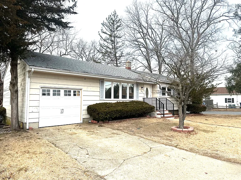 700 Surf Ave — Photo 2