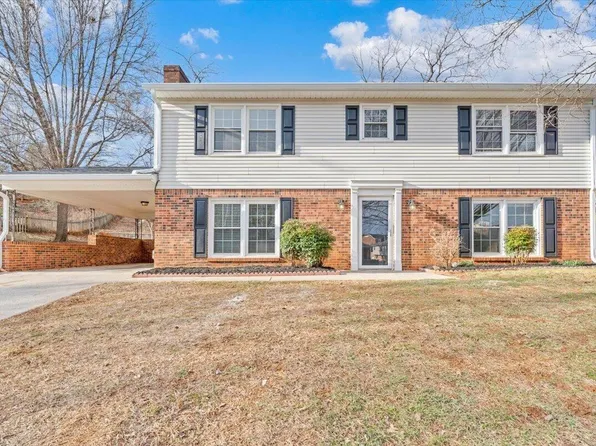 441 Aragona Dr, Vinton, VA 24179